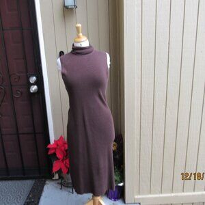 #718  WOMAN'S BROWN KNIT TURTLENECK DRESS BY MODA INT'L  (SIZE X-LARGE)